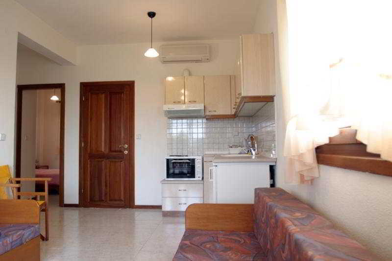 Elena Apartments ニキティ 部屋 写真